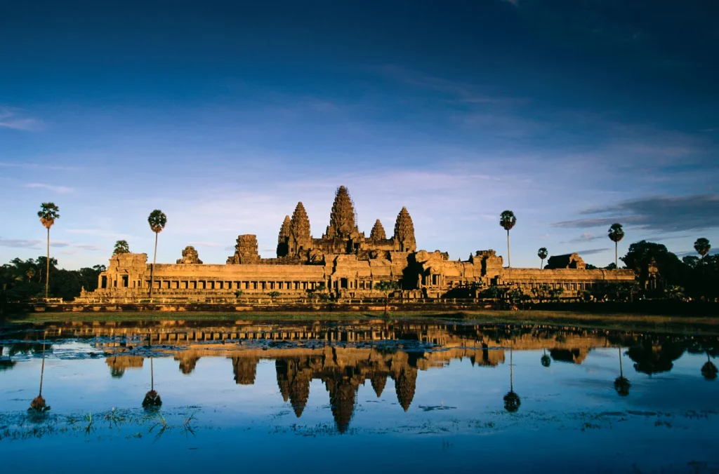 Angkor-Wat-temple-complex-Camb