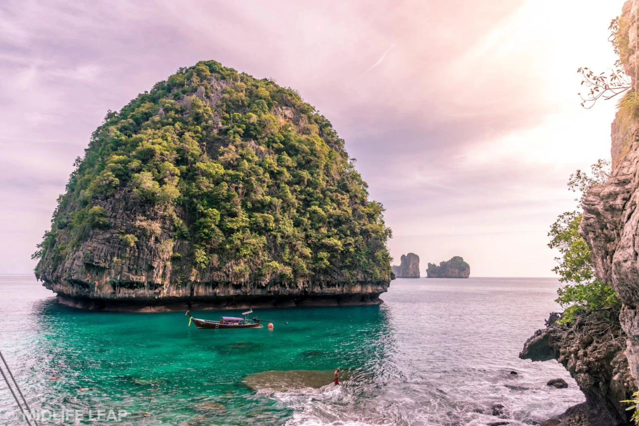 กรุงเทพฯ - อุทยานแห่งชาติเขาสก - กระบี่ - เกาะพีพี - ออกเดินทางจากภูเก็ต