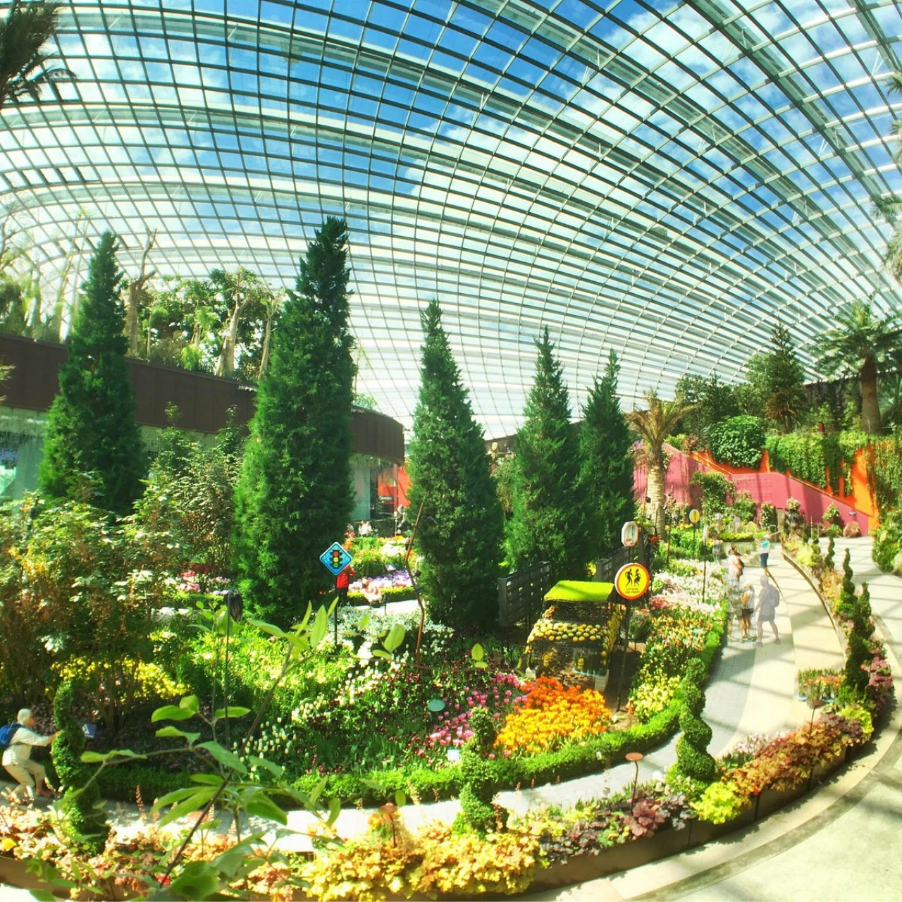 Ankunft in Singapur – Halbtägige Stadtrundfahrt – Insel Sentosa – Garden by the Bay – Abreise in Singapur