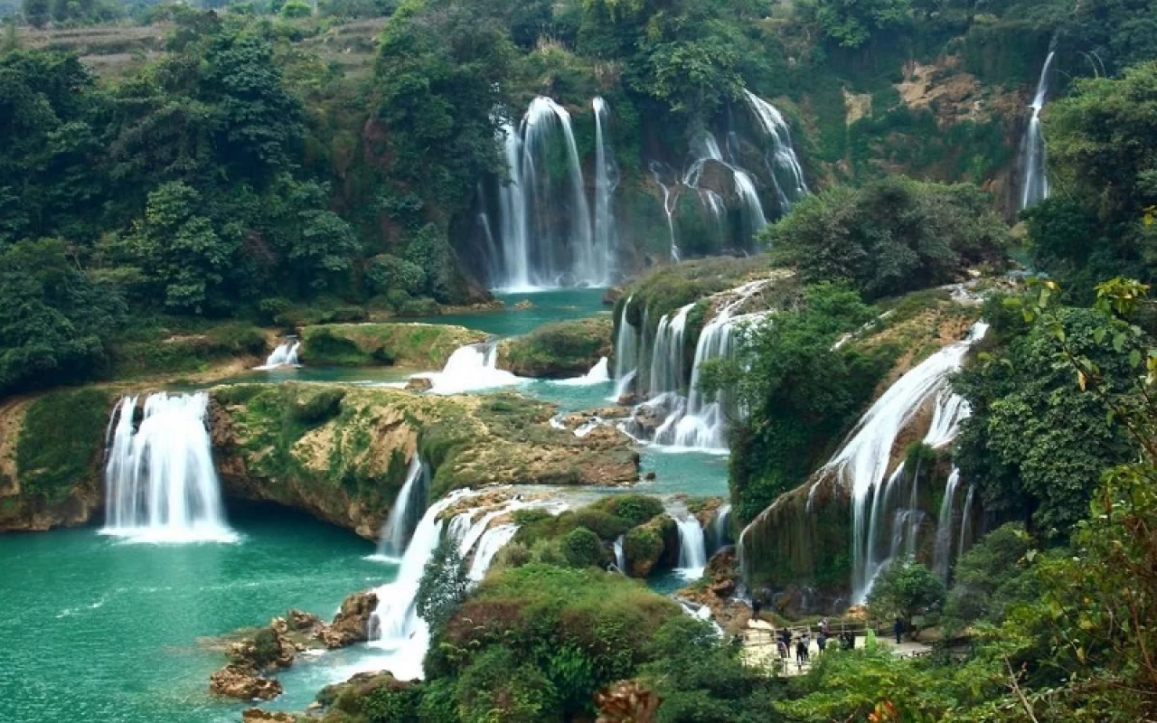 Hanoi - Sapa - Ninh Binh - Halong Bay - Dalat - Danang - Hoian - Ho Chi Minh