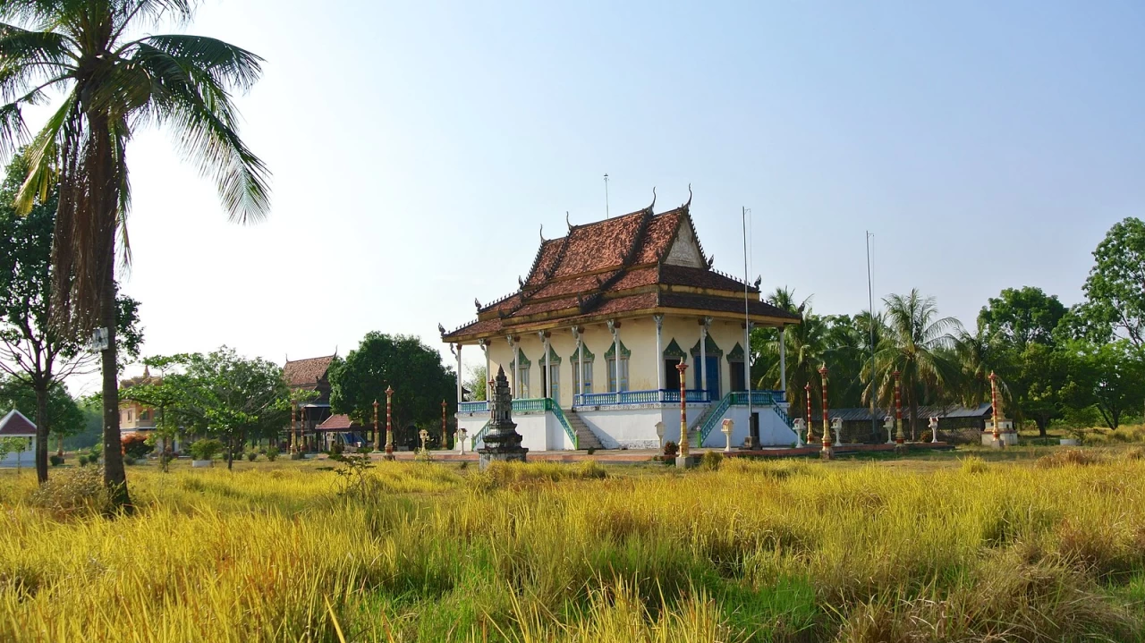9 Days Tour Package - Cambodia Phnom Penh - Kampong Cham - Kratie - Koh Trong - Stung Treng - Siem Reap - Angkor Wat