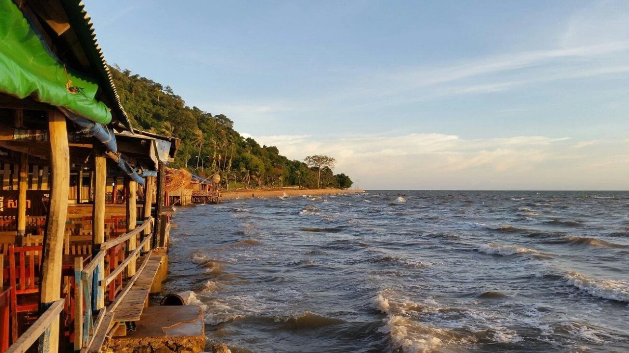 15 Days Tour Package - Cambodia Phnom Penh - Kampong Cham - Siem Reap - Angkor Wat - Battambang - Sihanoukville - Koh Rong Island