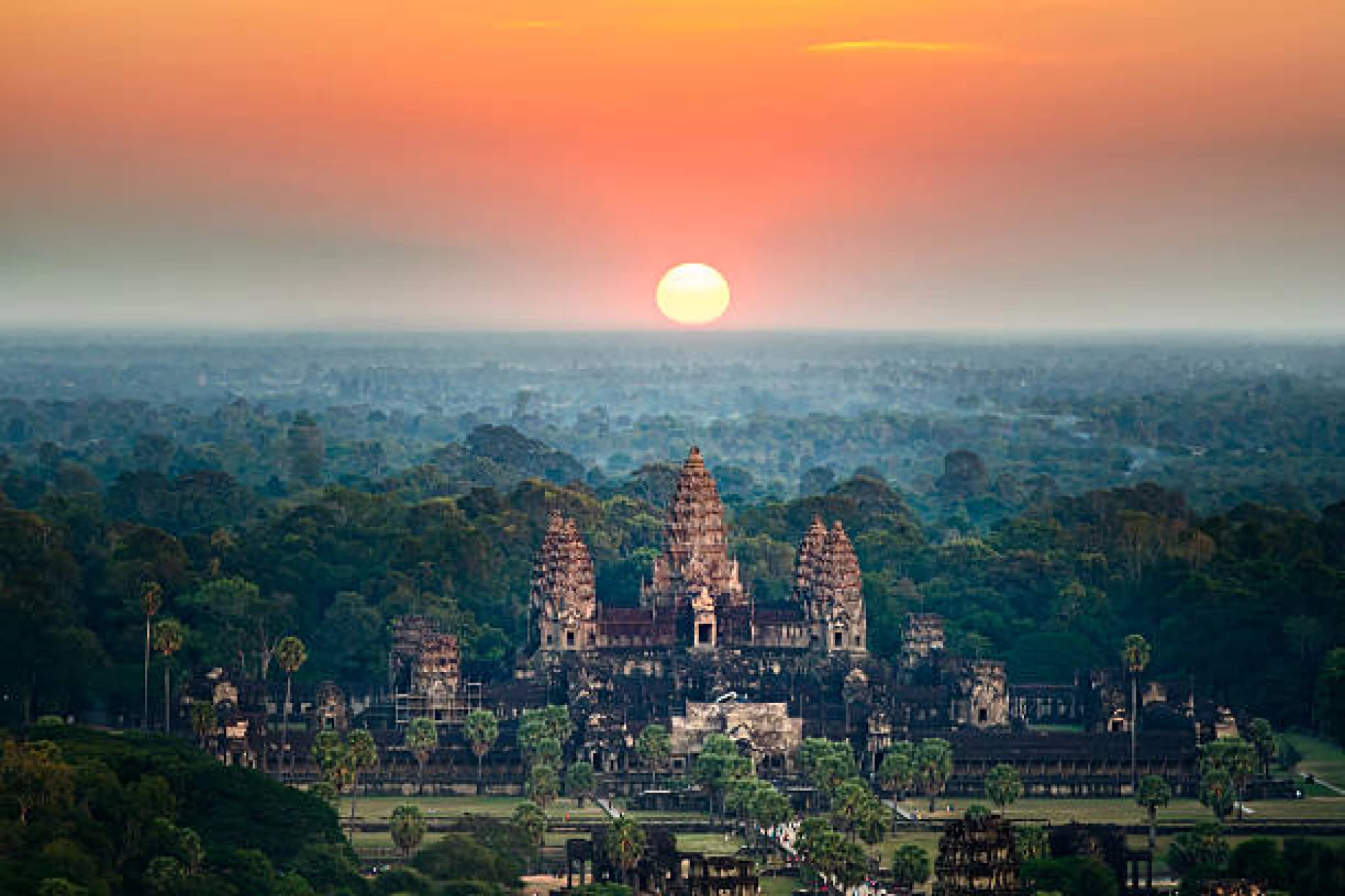 4 Days Tour Package - Cambodia Phnom Penh - Siem Reap - Angkor Wat