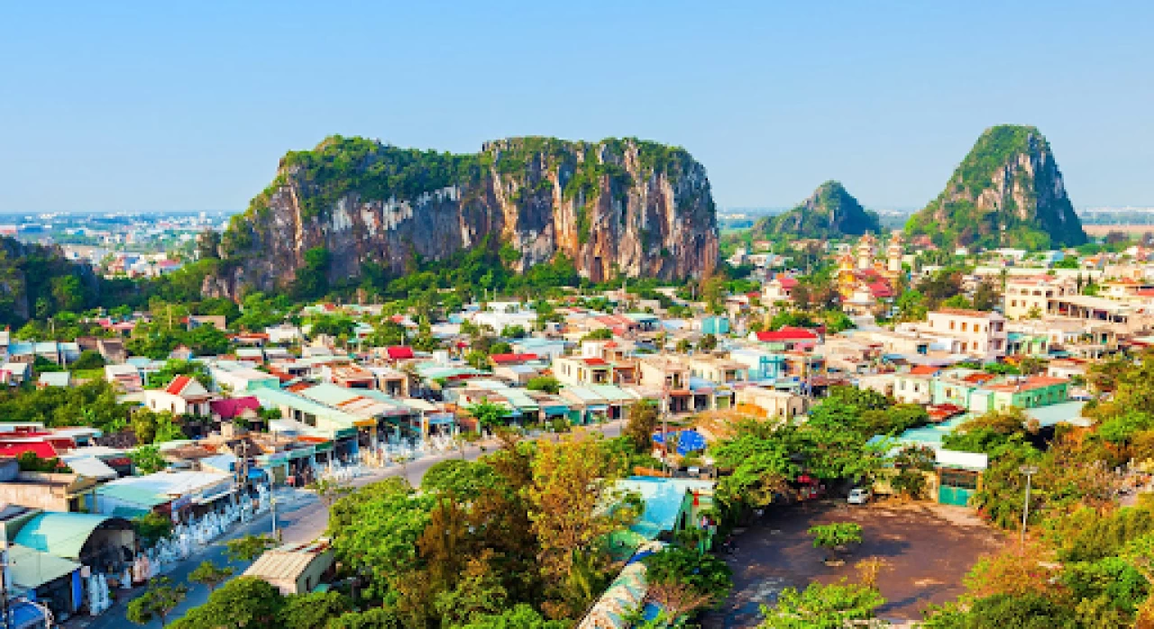 9 Days Tour Package - Vietnam Ho Chi Minh - Danang - Ba Na Hill - Hoi An - Ninh Binh - Halong Bay - Hanoi