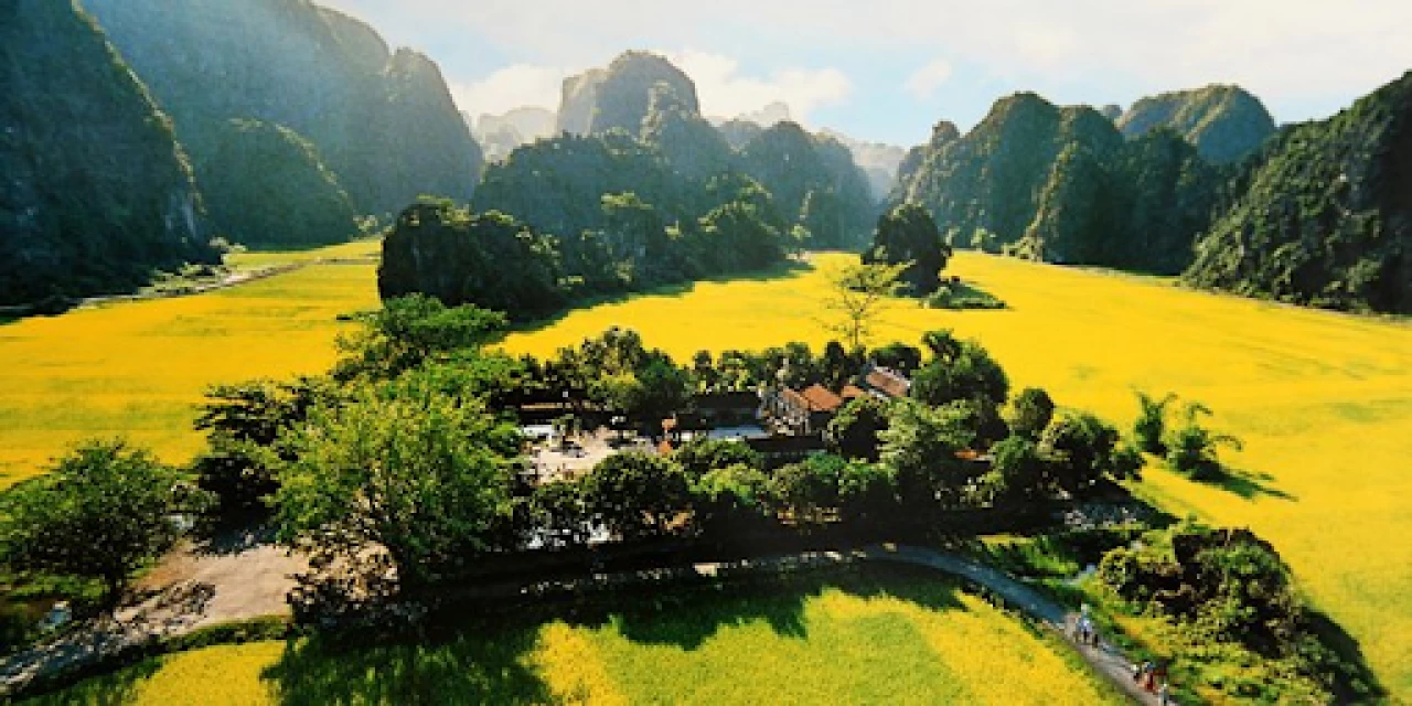 10 Days Tour Package - Vietnam Hanoi - Ninh Binh - Halong Bay - Danang - Bana Hill - Ho Chi Minh