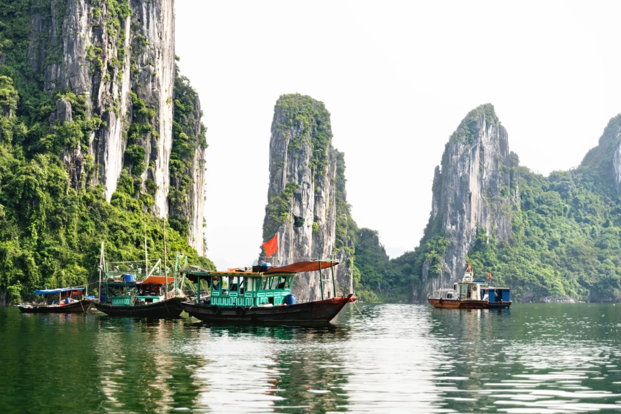 12 Days Tour Package - Vietnam Hanoi - Ninh Binh - Halong Bay - Danang - Bana Hill - Ho Chi Minh