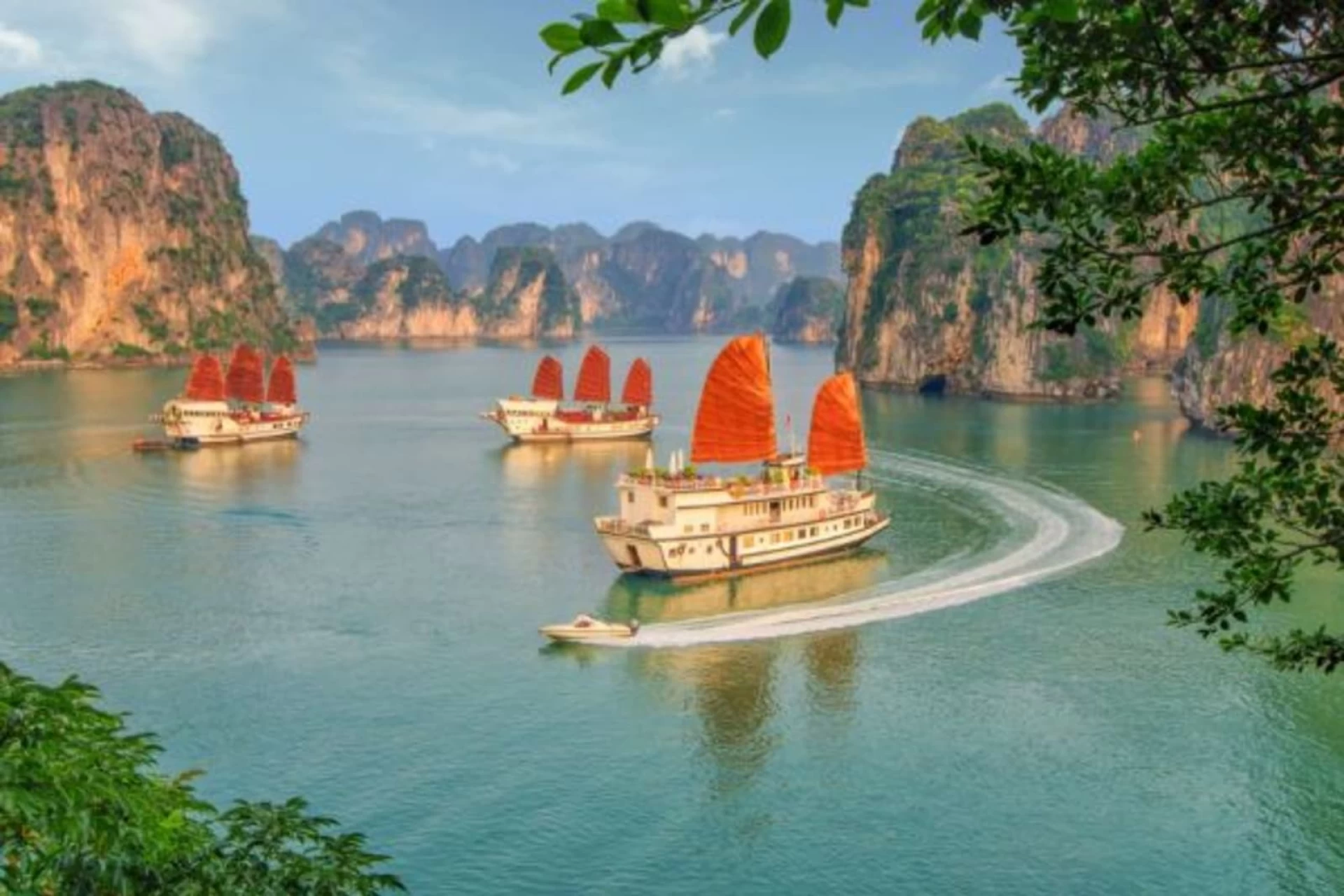 7 Days Tour Package - Vietnam SAIGON – DANANG - HANOI - HALONG BAY