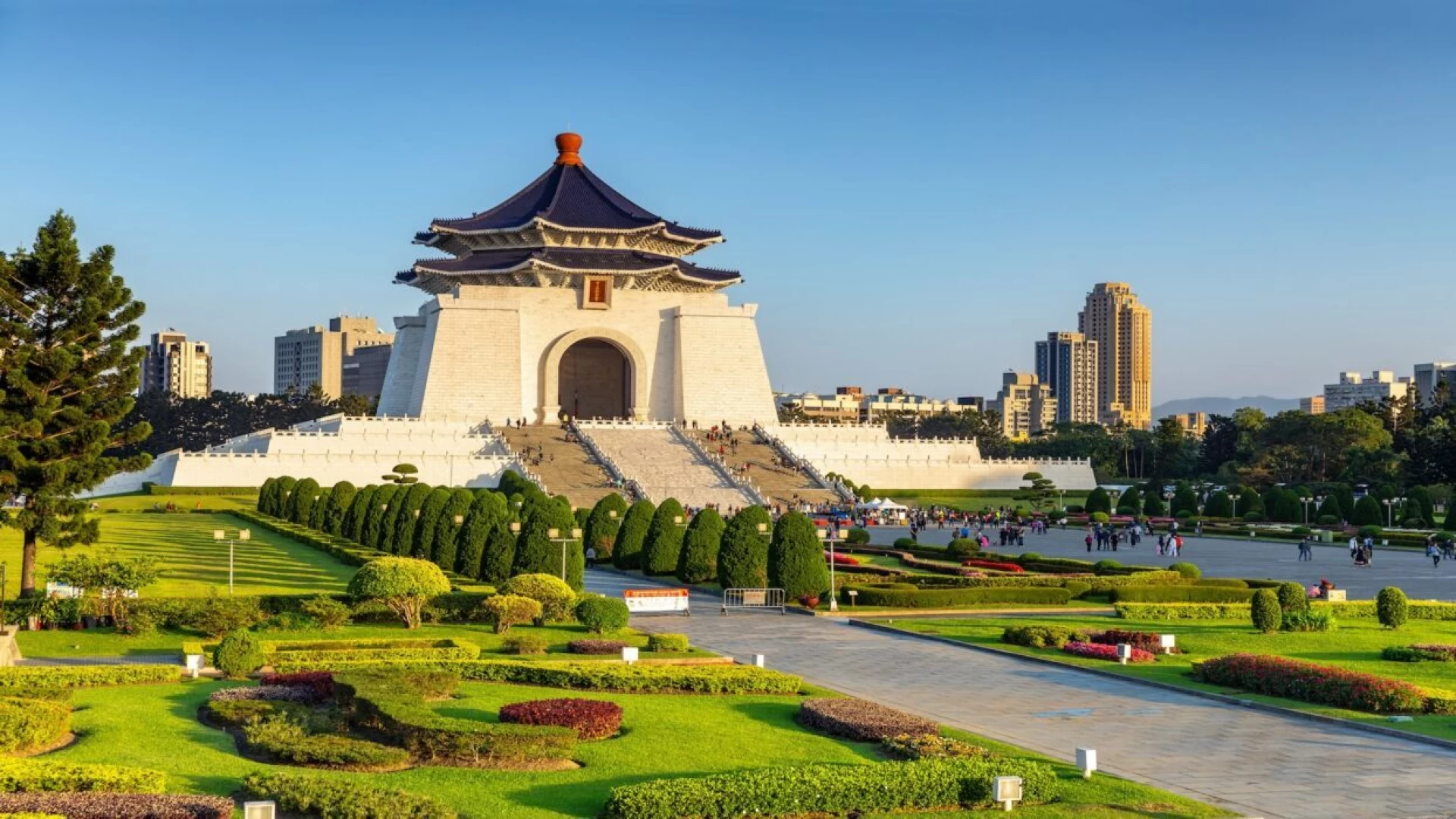 Land Tour Đài Bắc – Tân Trúc – Đài Trung 6N5Đ: Hành trình khám phá “trái tim” Đài Loan rực rỡ