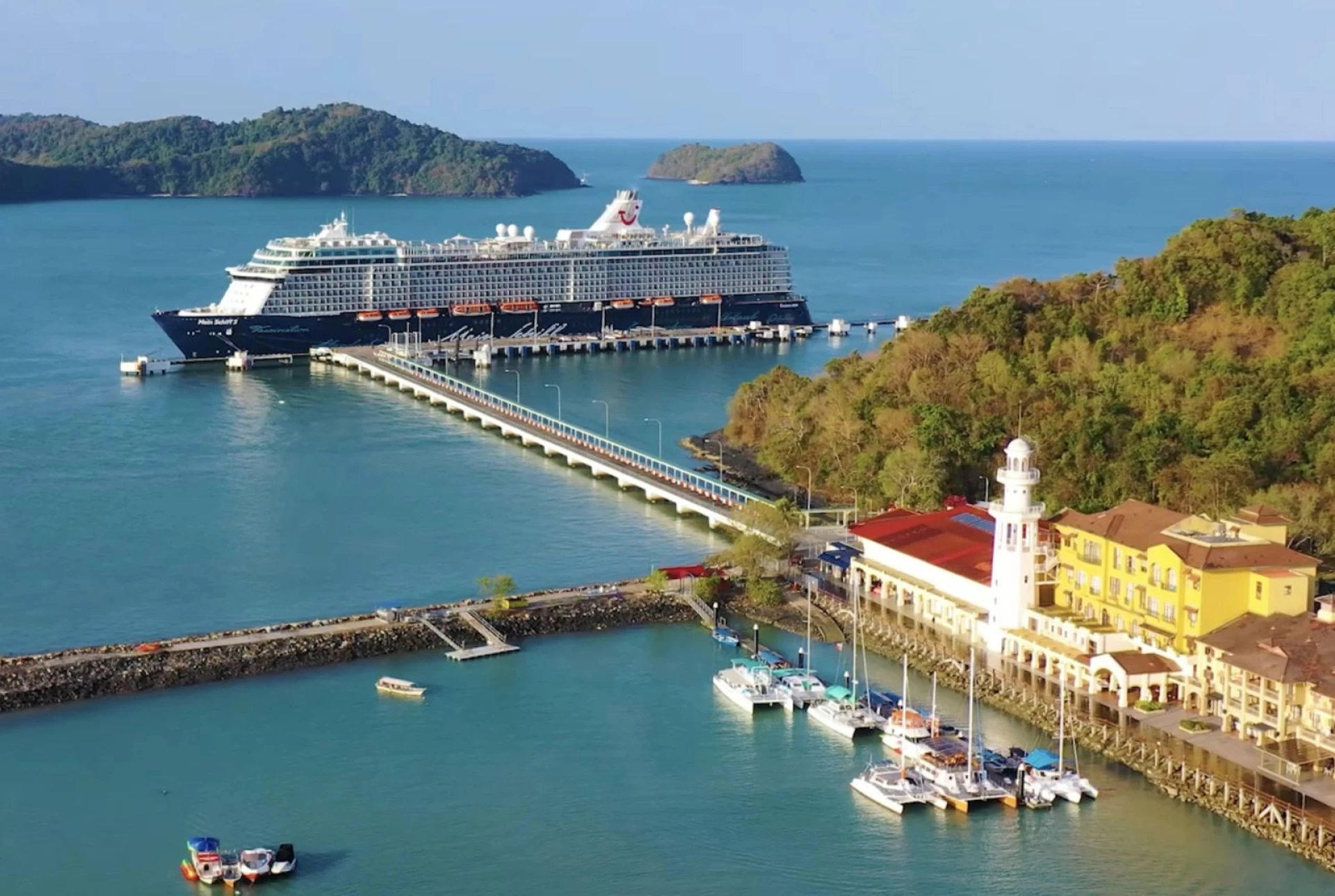 Land Tour Malaysia Langkawi 4N3Đ – Khám phá biển đảo & thiên nhiên hùng vĩ
