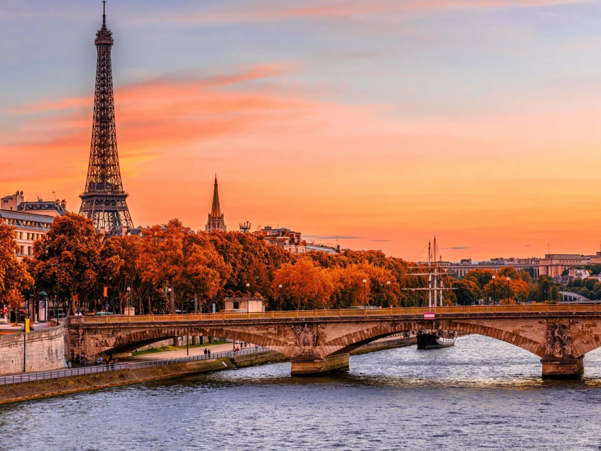 Land Tour Khám Phá Paris (Pháp) - Hành Trình 5N4Đ Trọn Vẹn Giấc Mơ Châu Âu